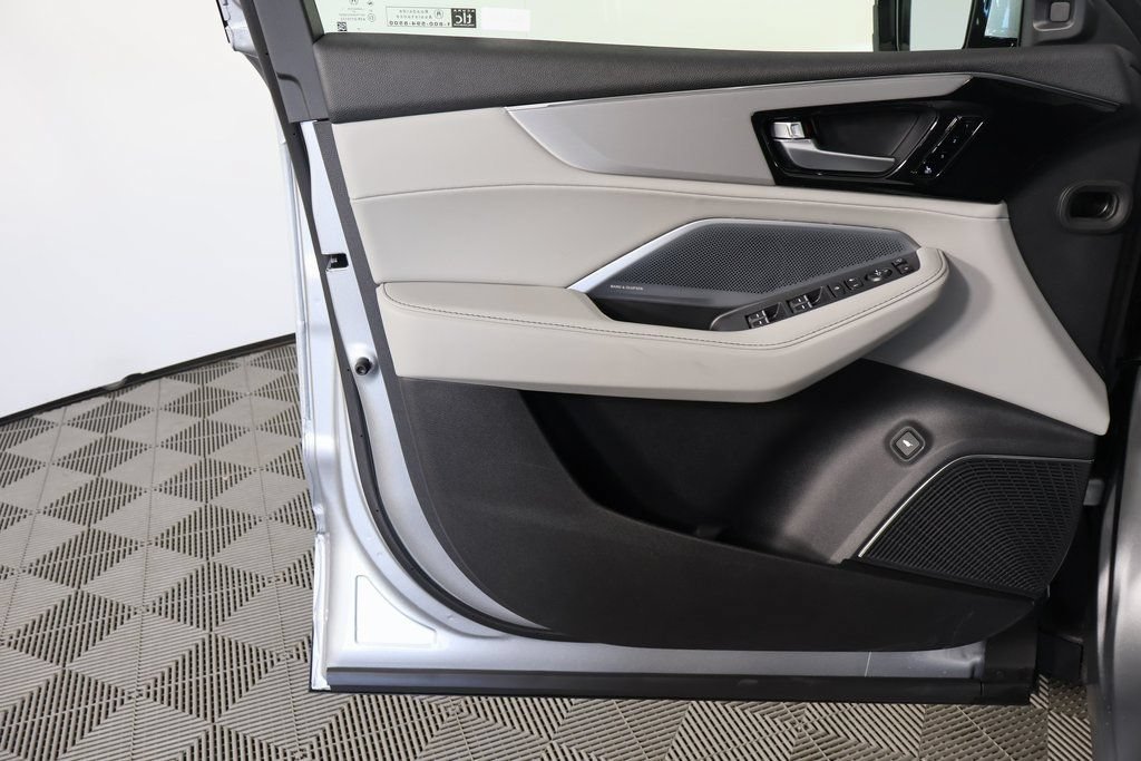 New 2026 Solar Silver Metallic Acura Technology Package image 7