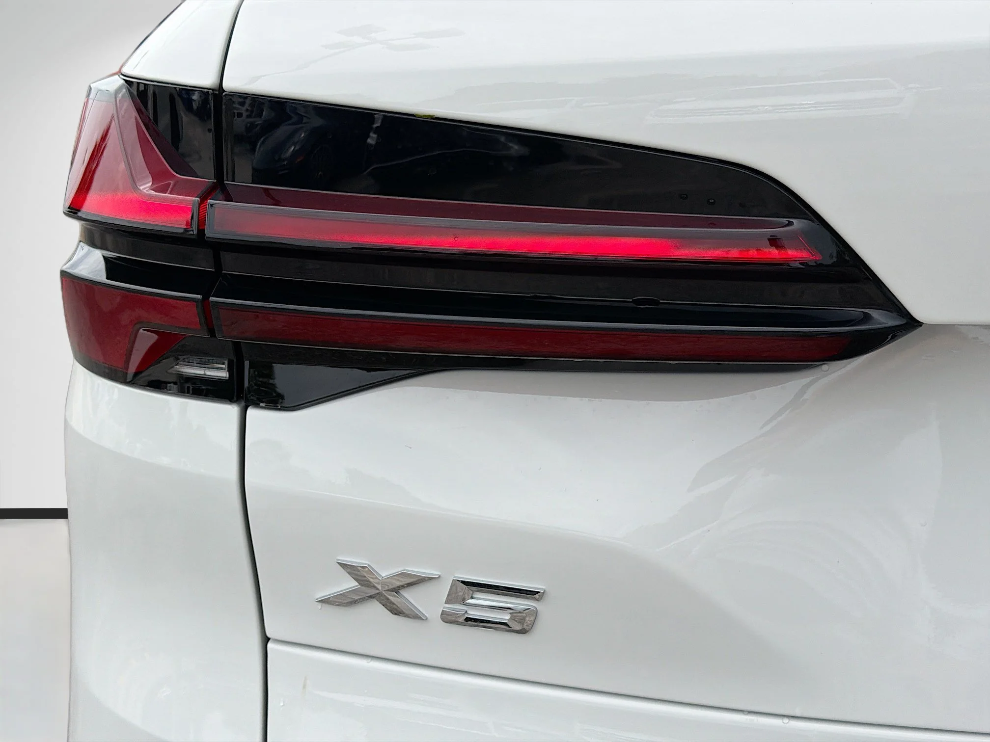 New 2026 Alpine White BMW xDrive40i image 10