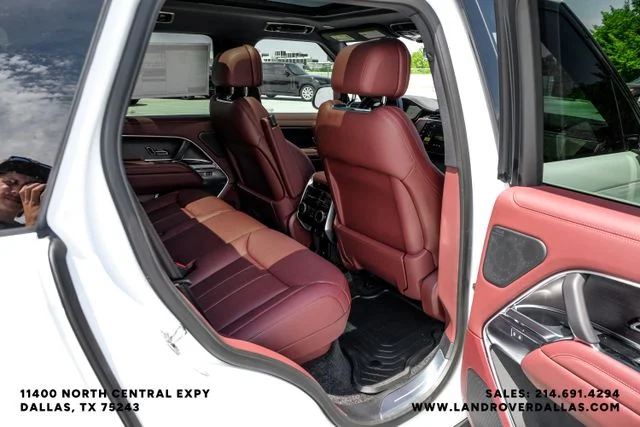 New 2026  Land Rover SE image 39