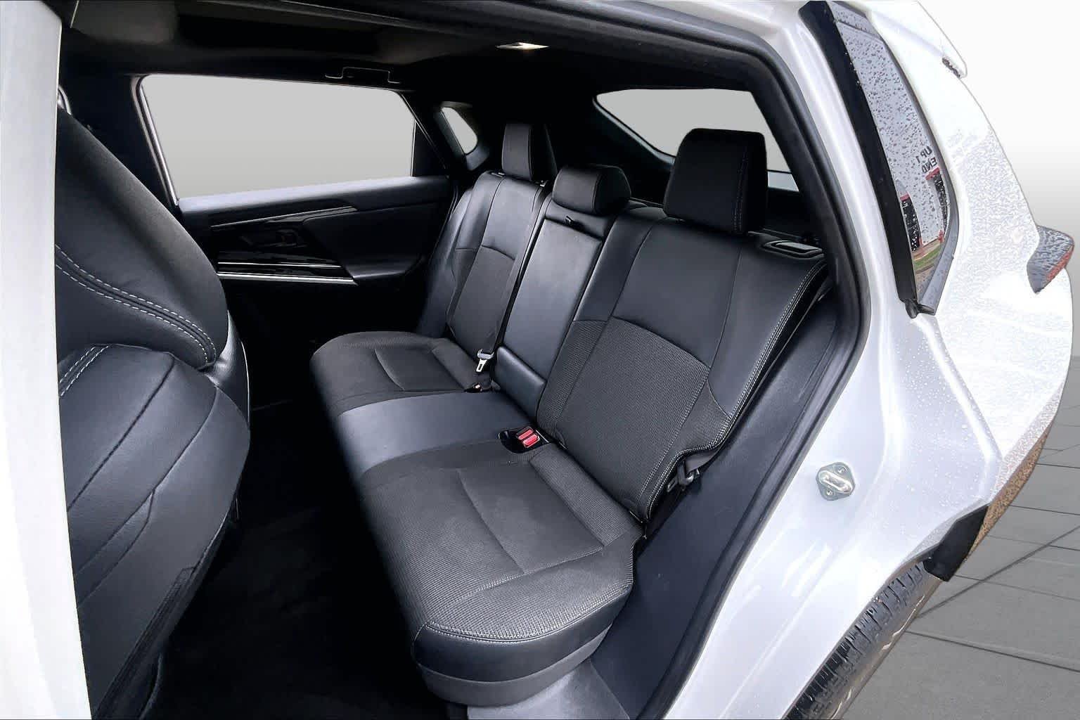 Used 2024 Wind Chill Pearl Toyota XLE image 18