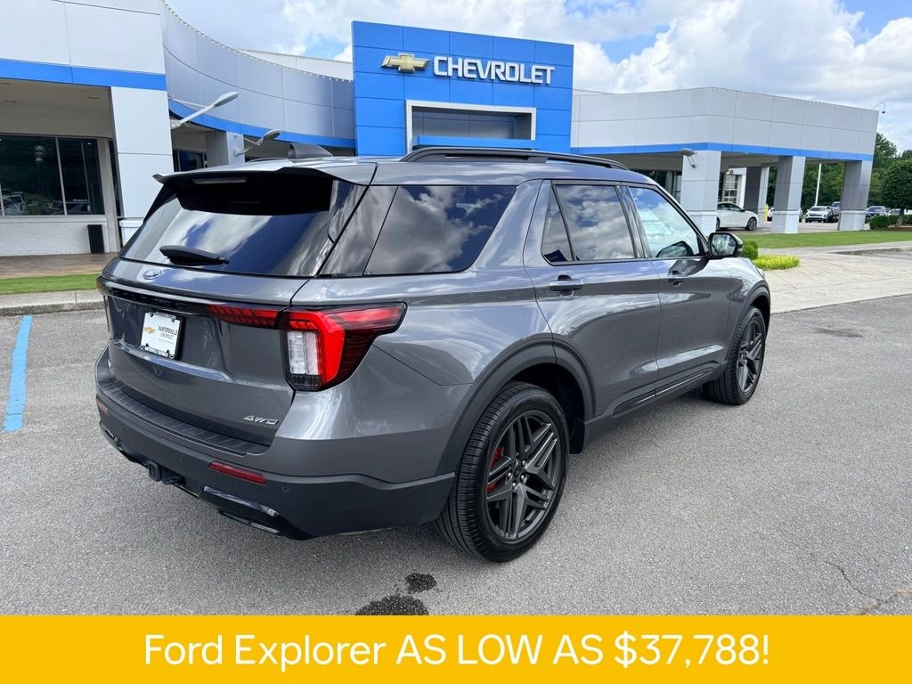 Used 2025 Gray Ford ST-Line image 23