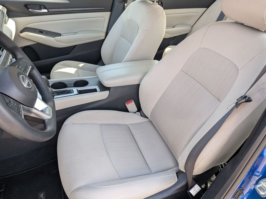 Used 2025 Blue Nissan 2.5 SV image 32