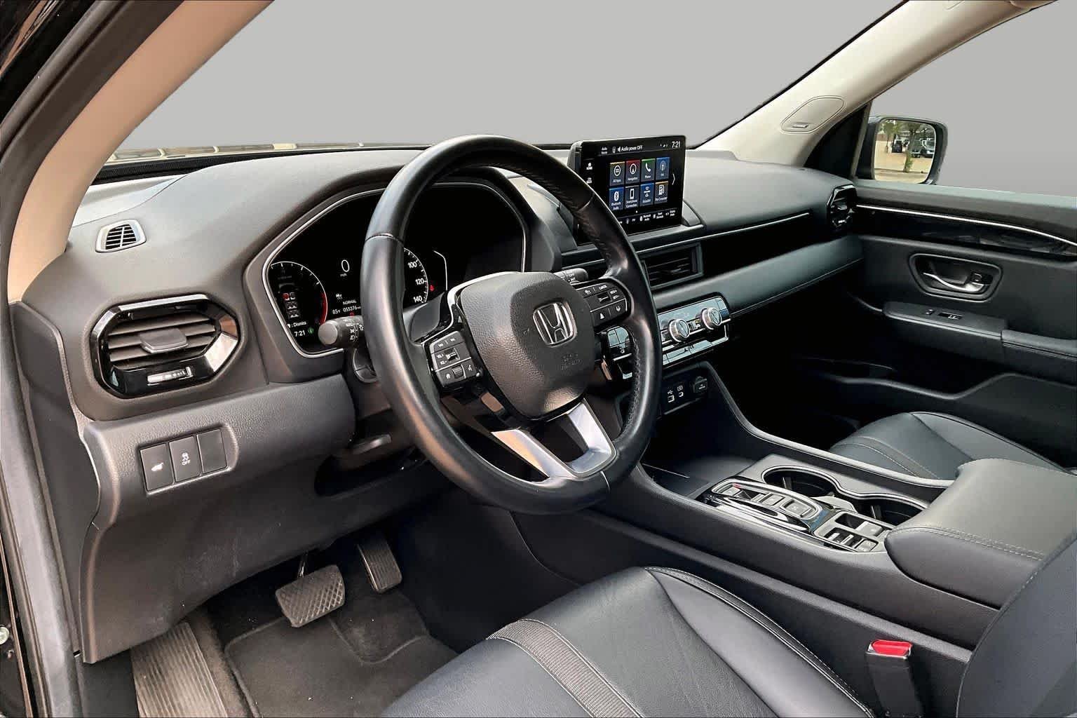 Used 2025 Crystal Black Pearl Honda Touring image 17
