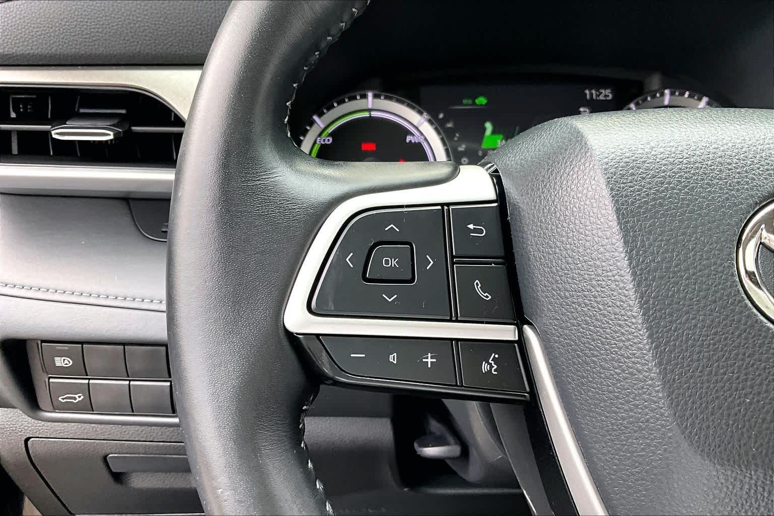 Used 2023 Midnight Black Metallic Toyota Hybrid XLE image 23