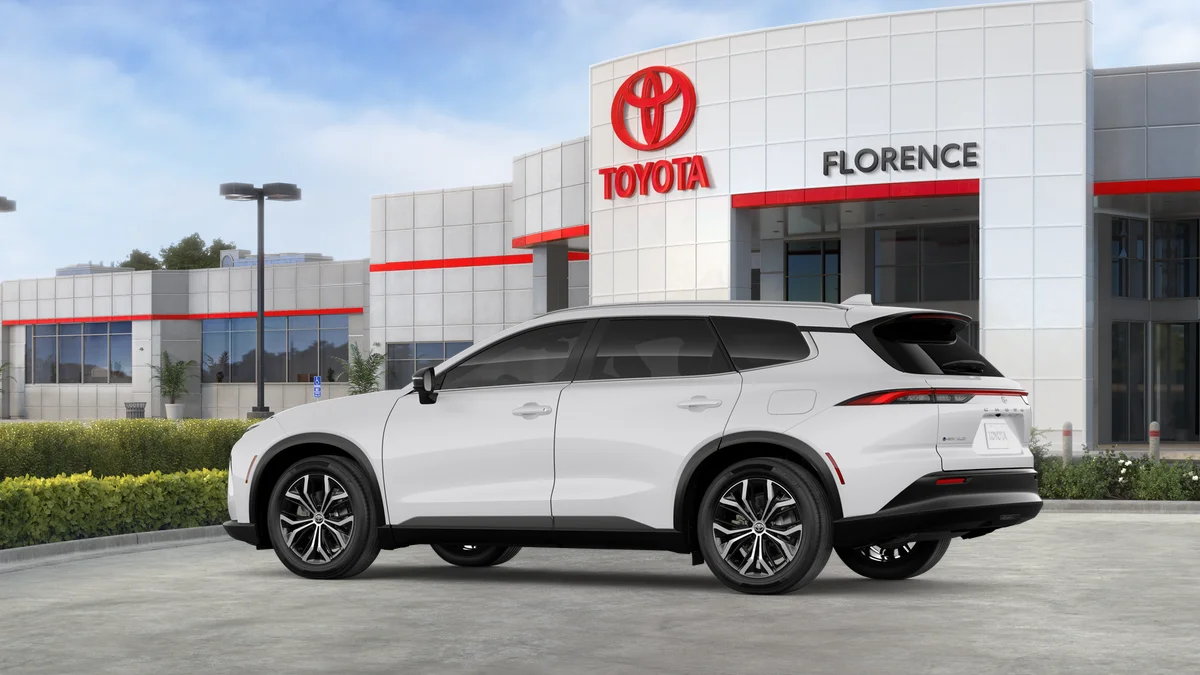 New 2026 Oxygen White Toyota XLE image 37