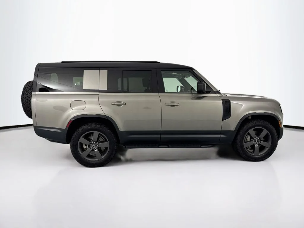 Used 2025 Gray Land Rover S image 4