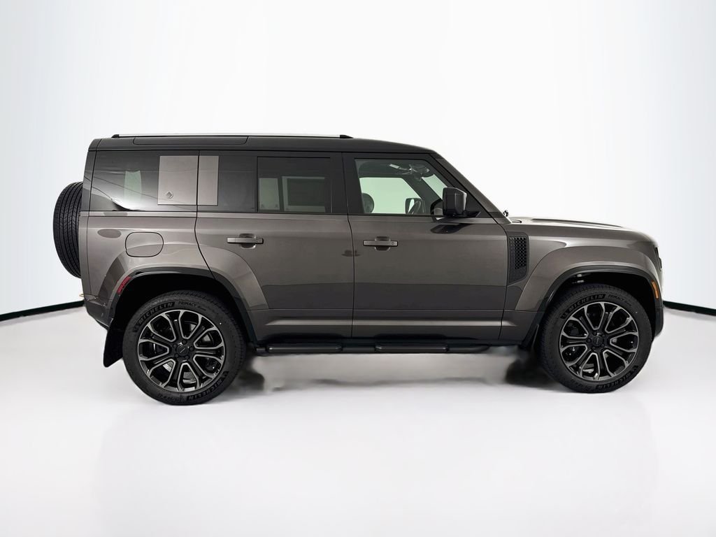 New 2026 Charente Grey Land Rover OCTA image 4