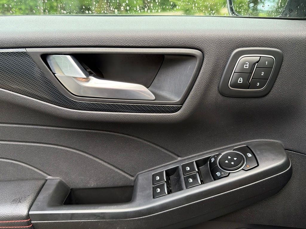 Used 2023 Iconic Silver Metallic Ford ST-Line Elite image 20