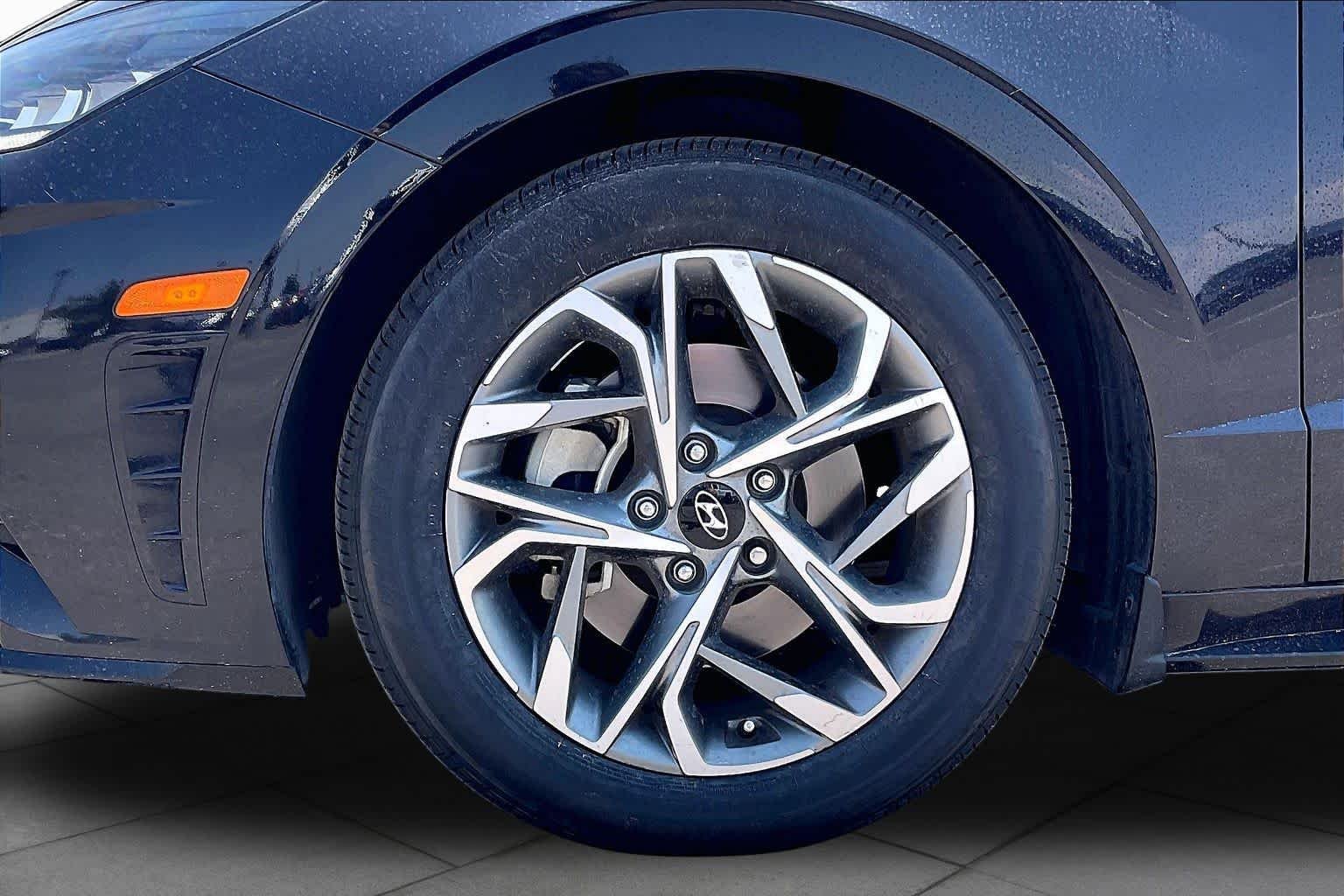 Used 2023 Carbon Blue Hyundai SEL image 10