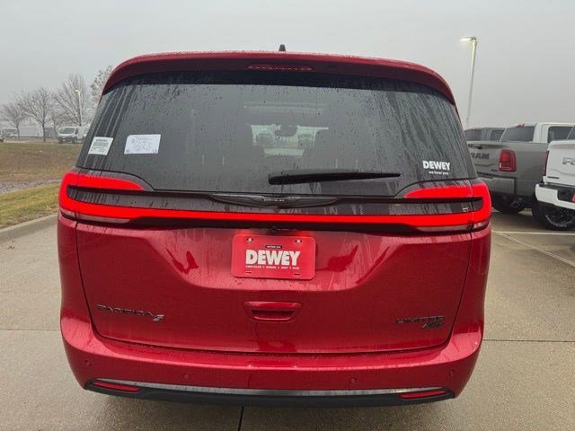 New 2026 Red Hot Pearl-Coat Exterior Paint Chrysler Limited image 5