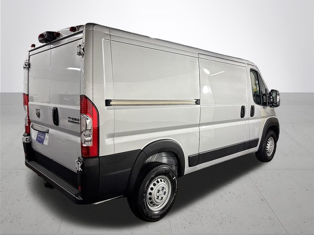 New 2026 Bright Silver Metallic Clear-Coat Exterior Paint RAM Low Roof image 6