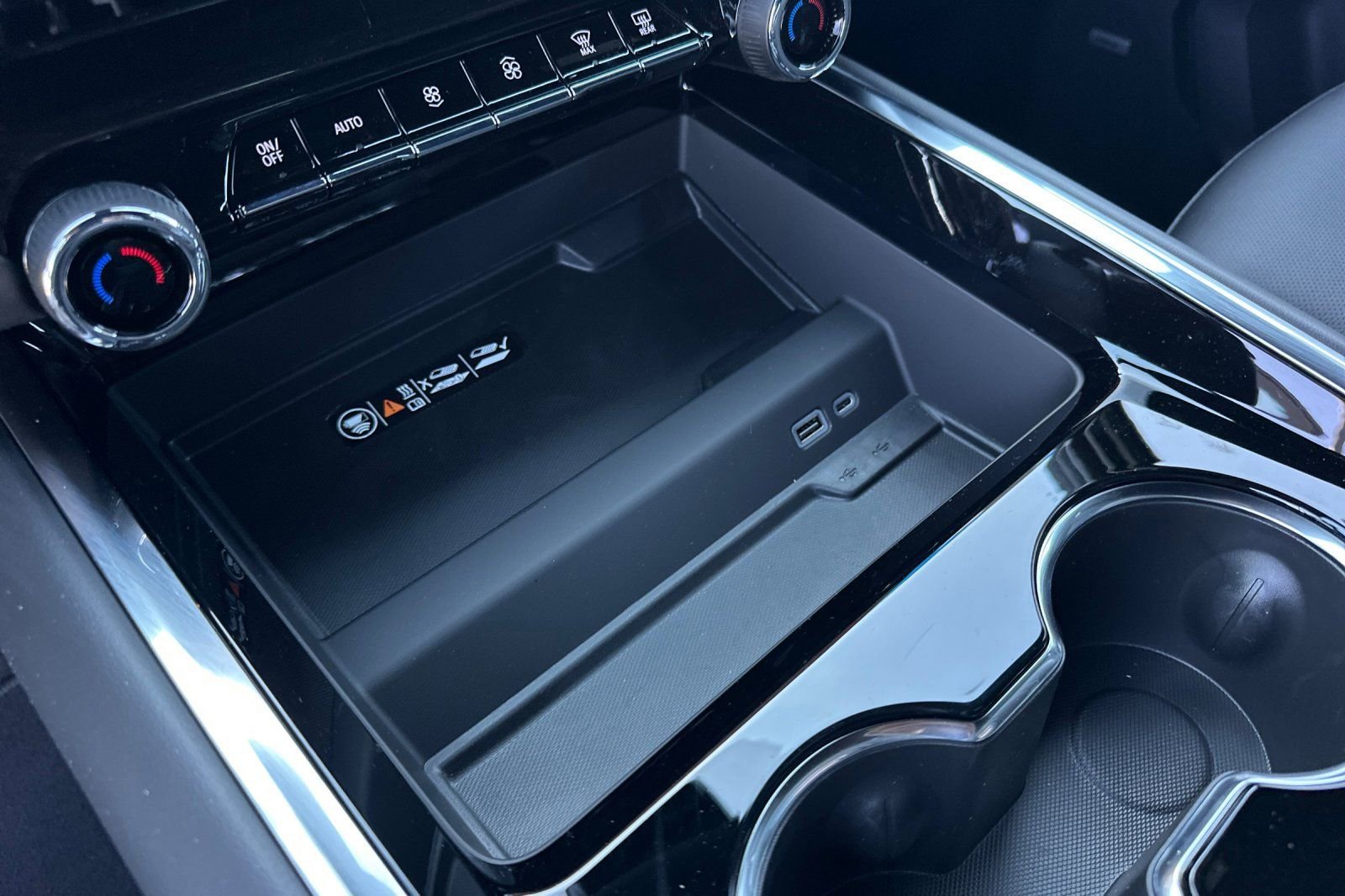 2026 Chevrolet Tahoe Premier - Photo 30