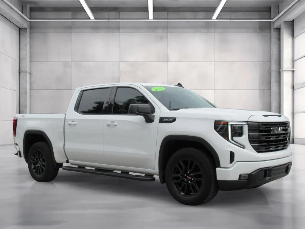 Used 2024 White GMC Elevation image 1