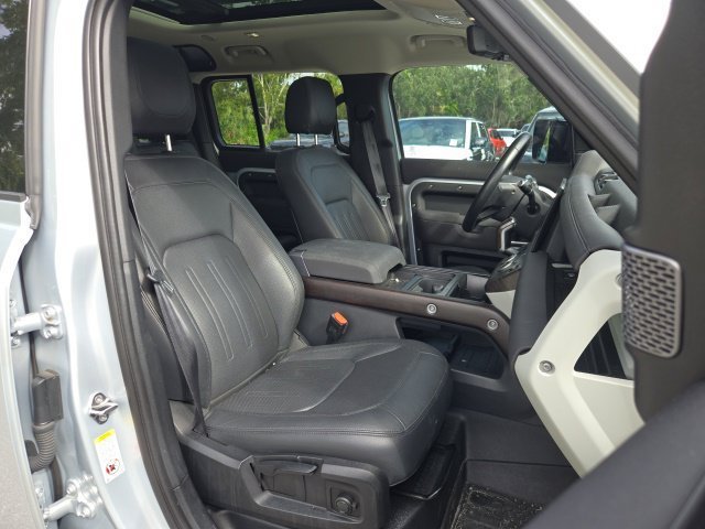 Used 2022 Silver Land Rover S image 13