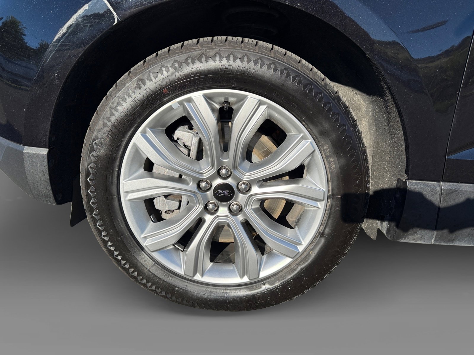 Used 2023 Black Metallic Ford Titanium image 9