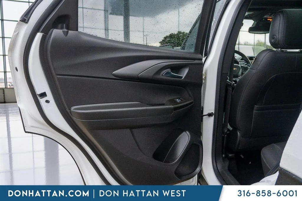 Used 2023 White Chevrolet ACTIV image 18