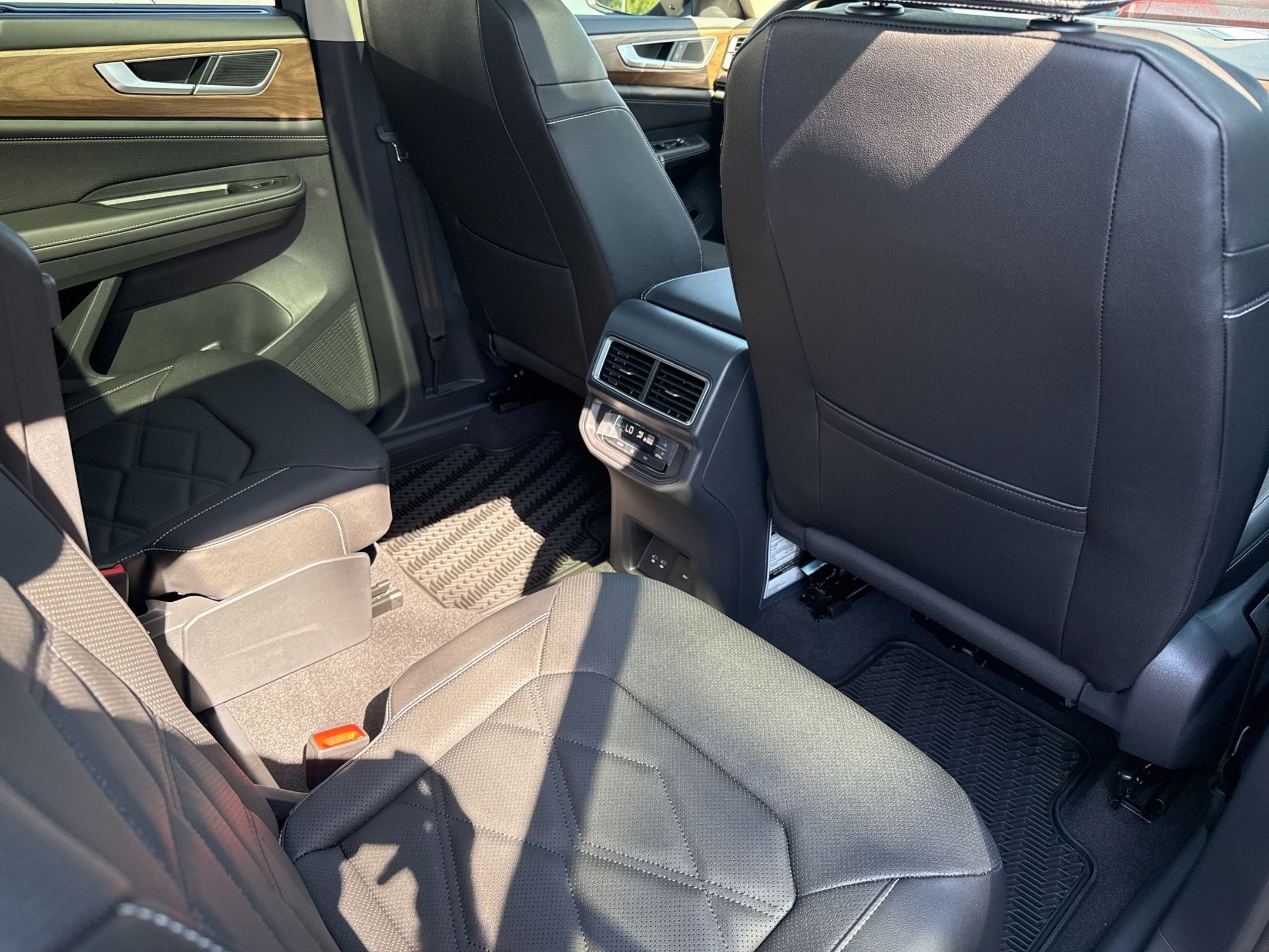 Used 2026 Gray Volkswagen 2.0T SE w/Technology image 25