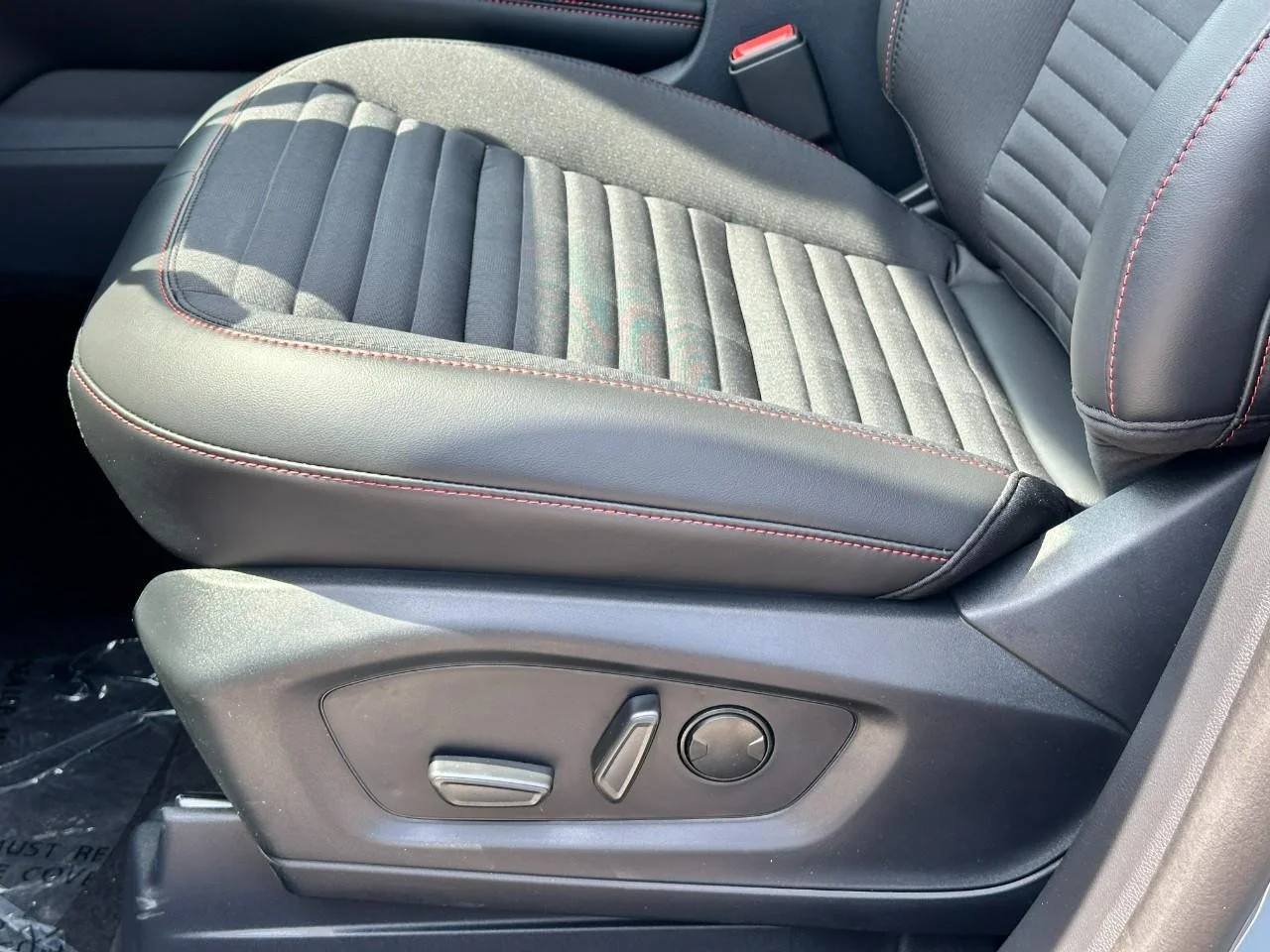 New 2026 Vapor Blue Metallic Ford ST-Line 4WD image 11