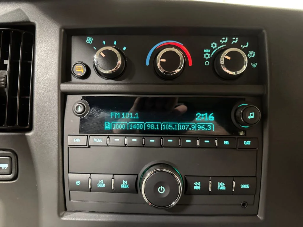 New 2025 Onyx Black GMC LT image 12
