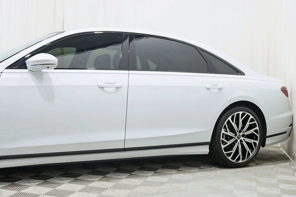 Used 2023 White Audi L 55 image 3
