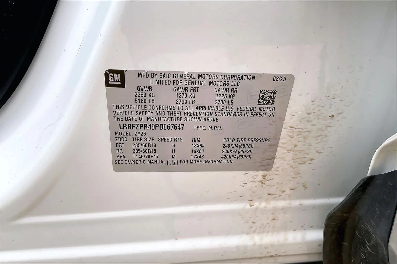 Used 2023 Summit White Buick Essence image 32