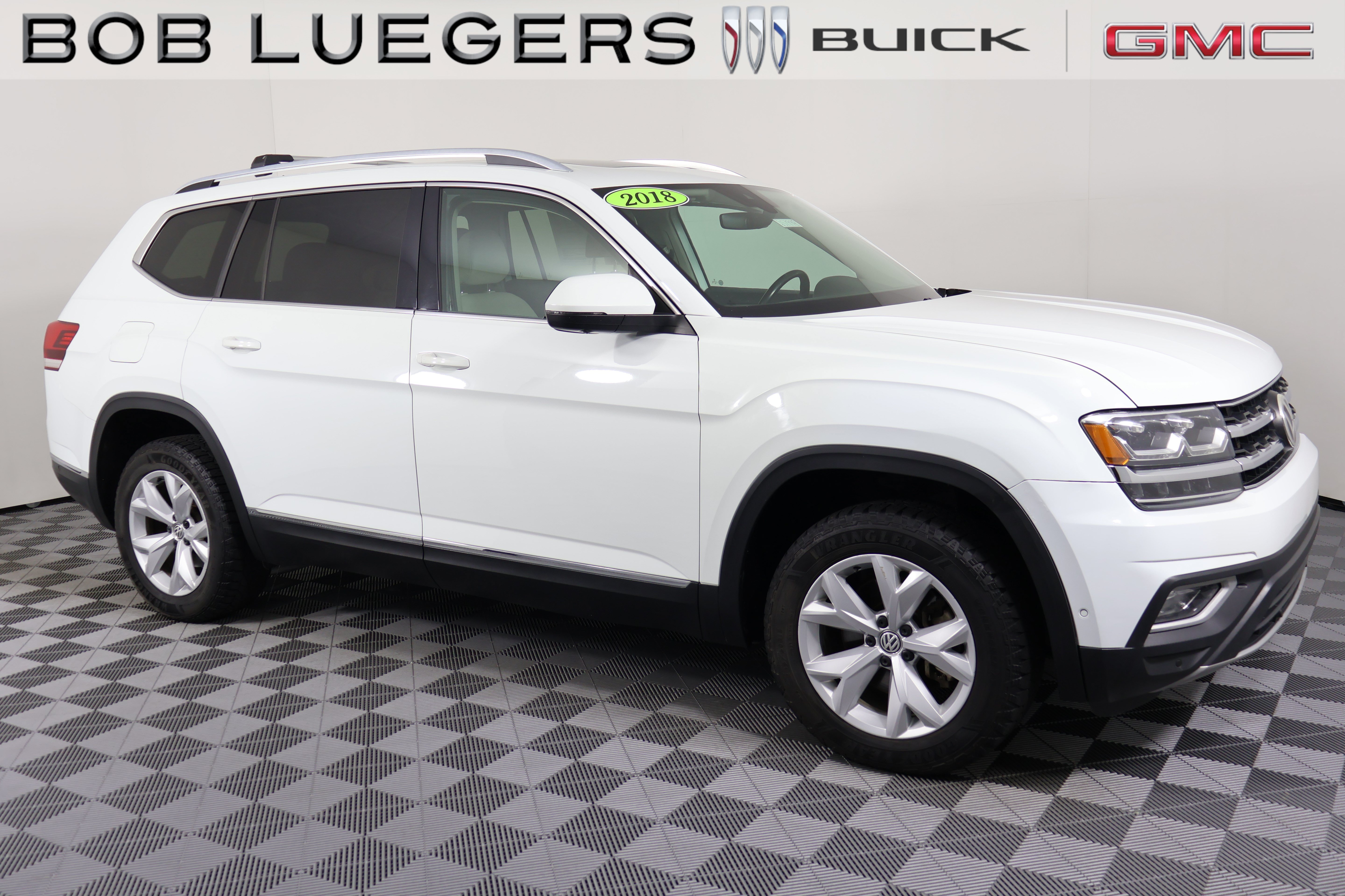 Used 2018 Volkswagen Atlas SEL Premium with VIN 1V2NR2CA2JC502812 for sale in Jasper, IN