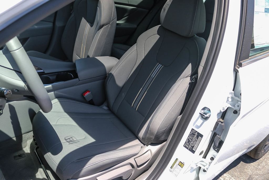 New 2026 White Hyundai SEL Sport image 22