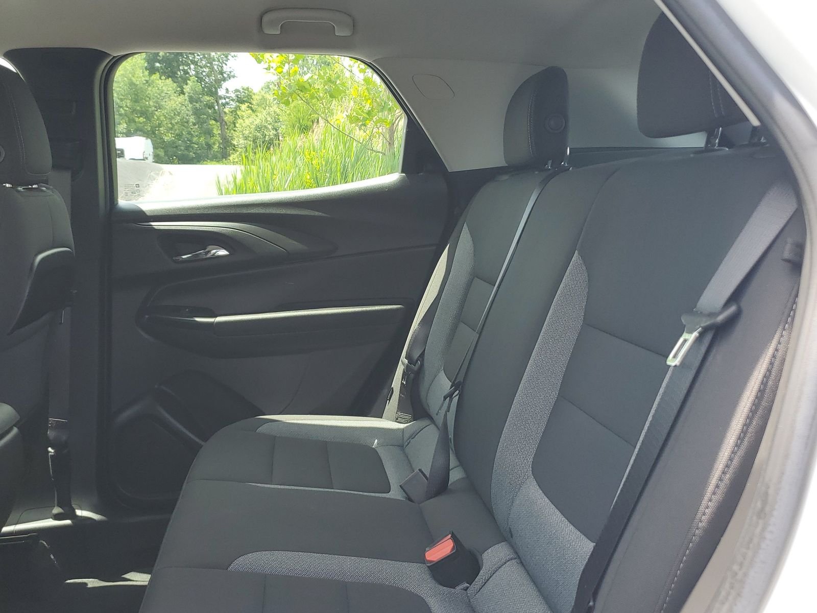 Used 2022 White Chevrolet LS image 22