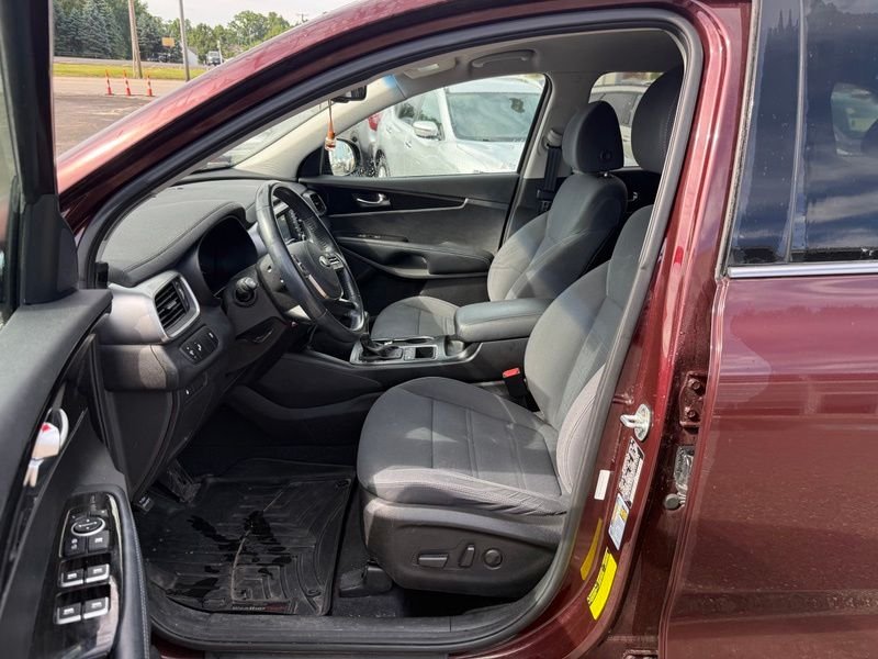 Used 2019 Purple Kia LX image 9