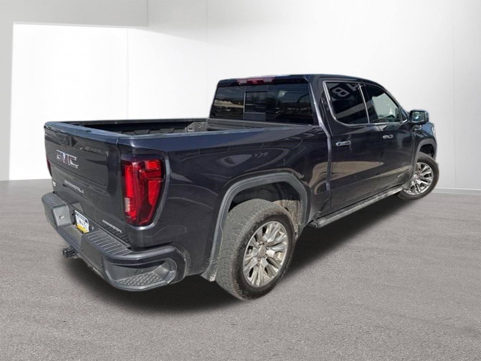 Used 2022 Titanium Rush Metallic GMC Denali image 31