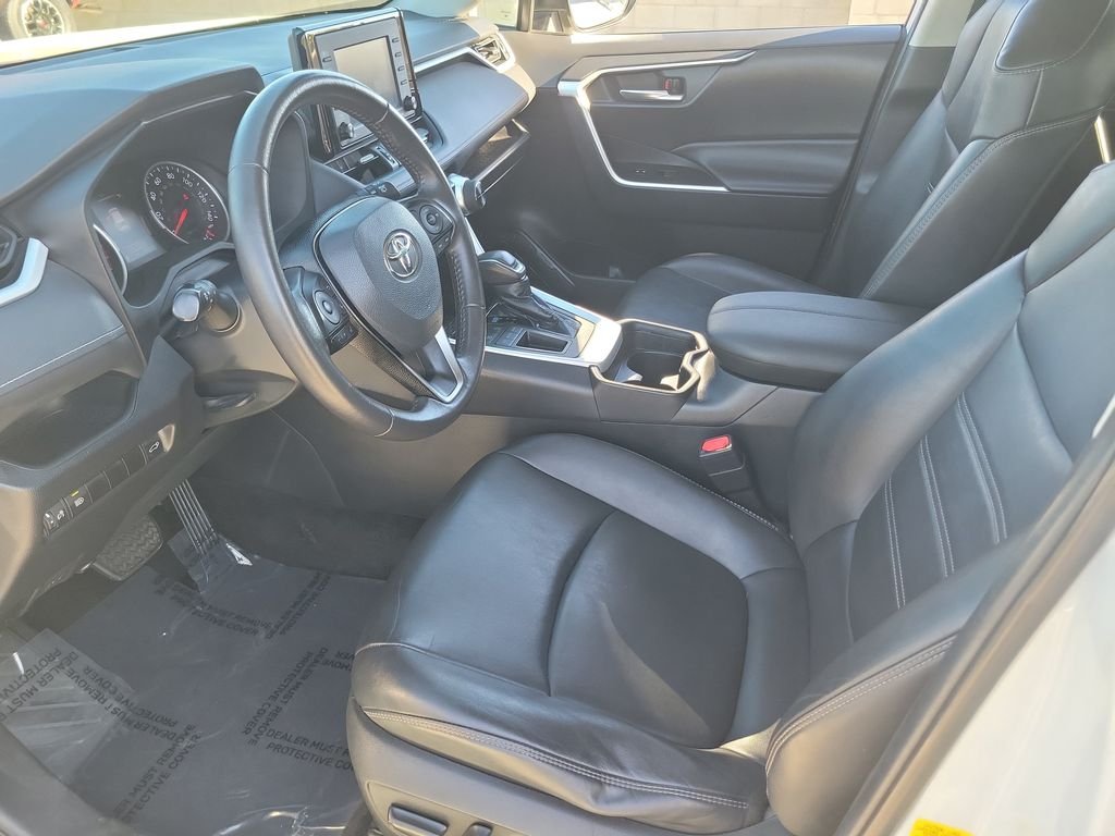Used 2021 Blizzard Pearl Toyota XLE Premium image 23