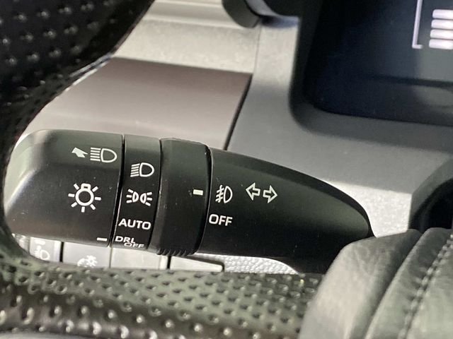 Used 2025 White Toyota SR5 image 17