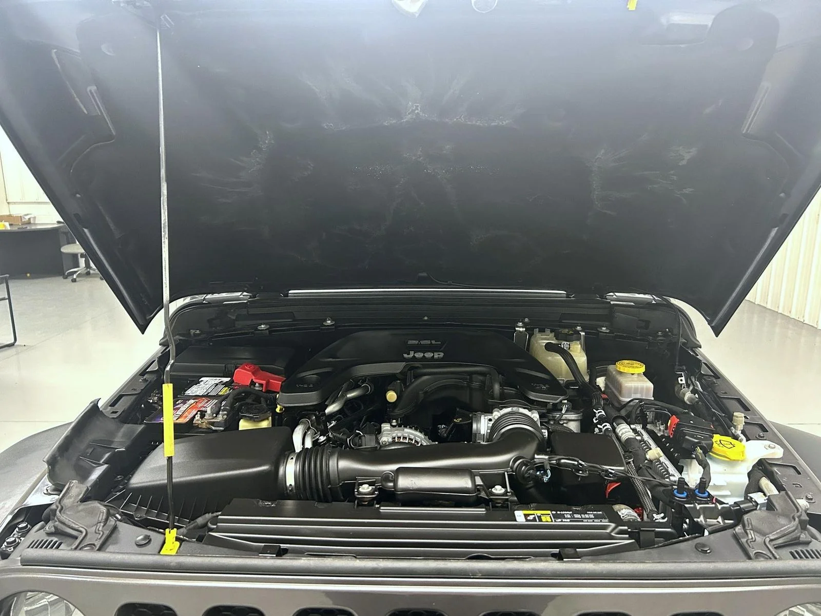 Used 2018 Gray Jeep Unlimited Sport image 25