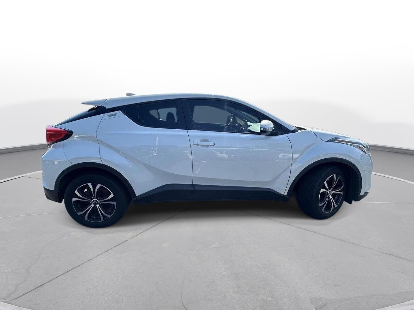 Used 2021 Blizzard Pearl Toyota LE image 5