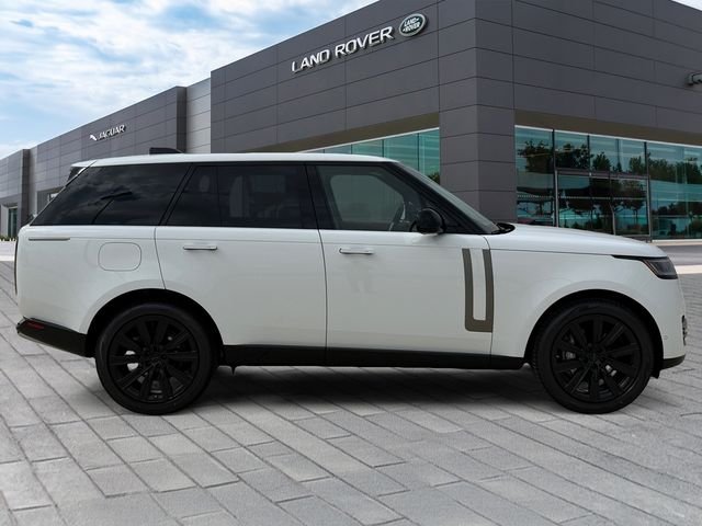 New 2026 Fuji White Land Rover SE image 6