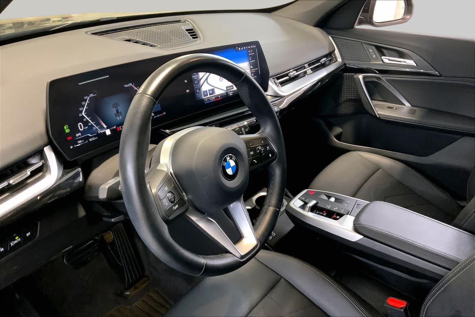 Used 2023 Black Sapphire Metallic BMW xDrive28i image 17
