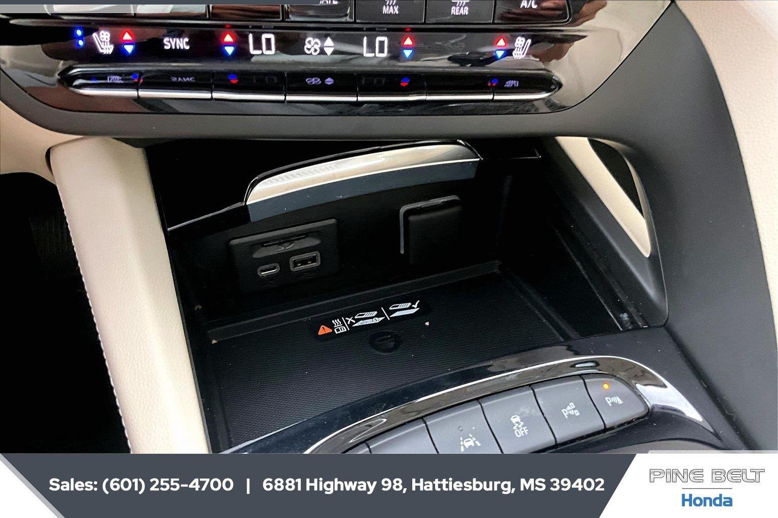 Used 2023 White Frost Tricoat Buick Avenir image 24