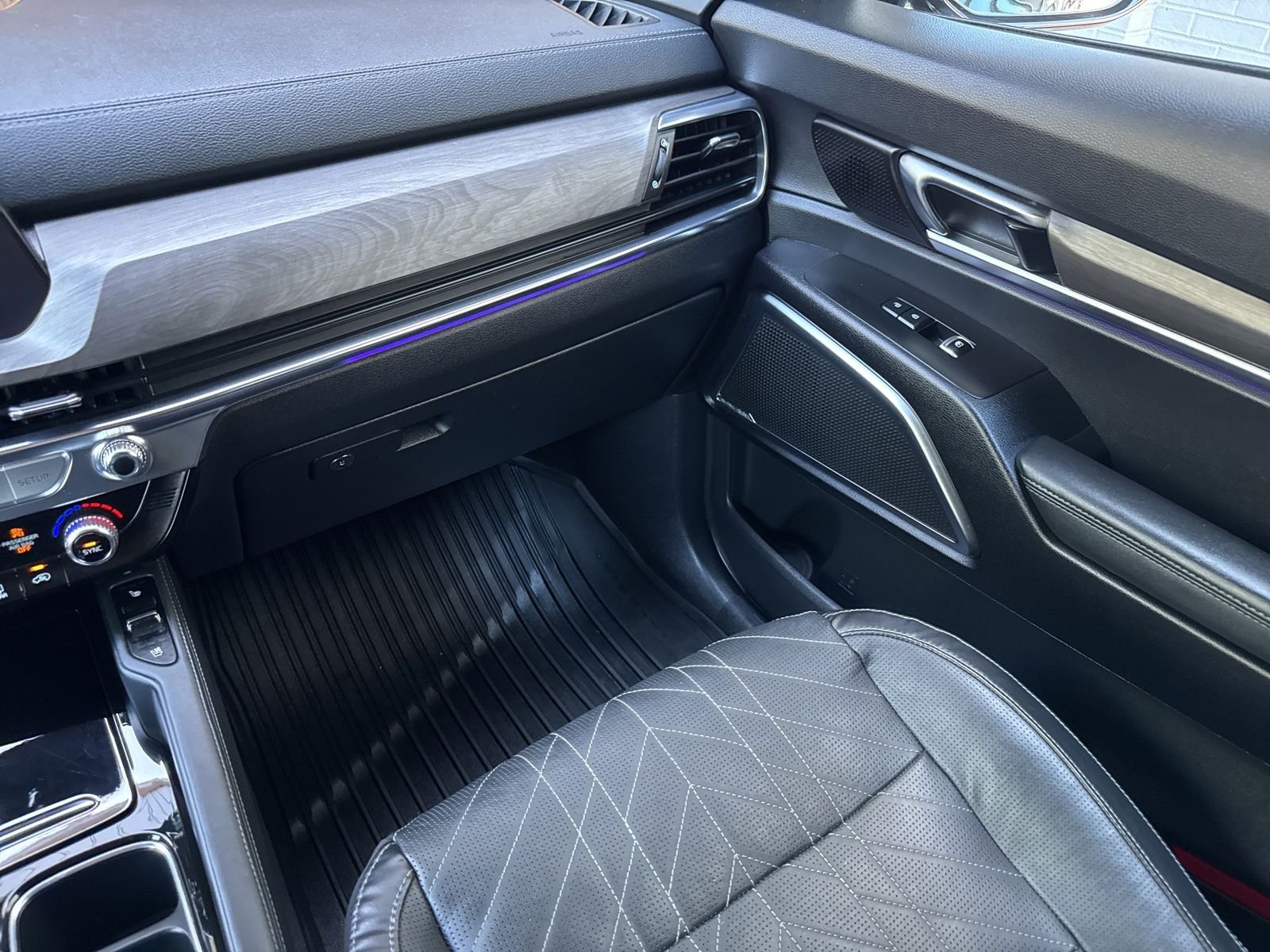 Used 2023 Black Kia SX-Prestige X-Pro image 22