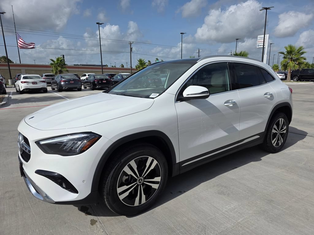 New 2026 Polar White Mercedes-Benz GLA 250 image 33