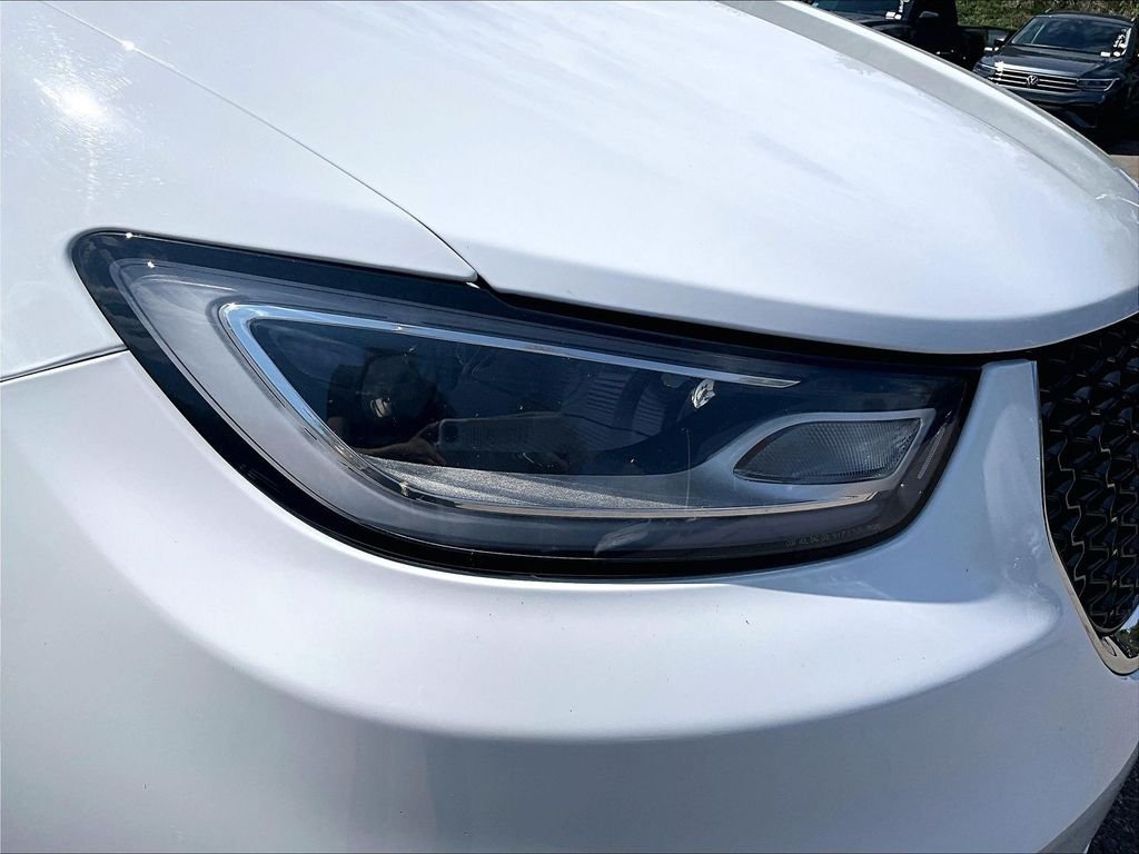 Used 2023 Bright White Clearcoat Chrysler Touring L image 33