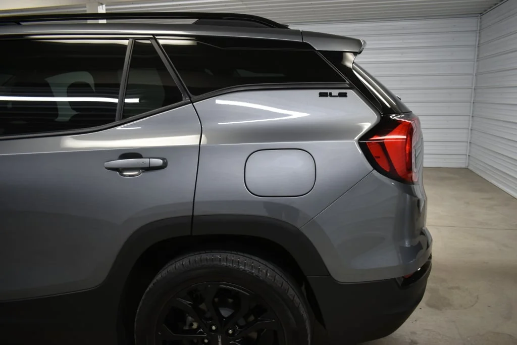 Used 2021 Satin Steel Metallic GMC SLE image 22