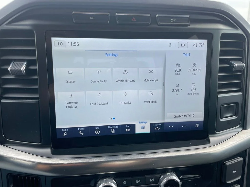 Used 2023 Stone Gray Metallic Ford Lariat image 19