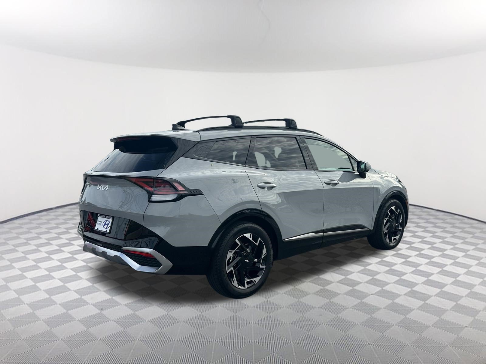 Used 2023 Wolf Gray Kia SX-Prestige image 5
