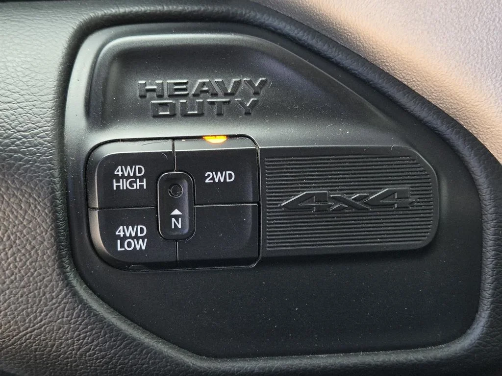 Used 2019 Black Ram Laramie image 31