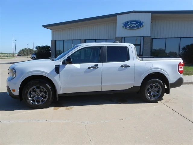 New 2026 Space White Metallic FORD XLT image 2