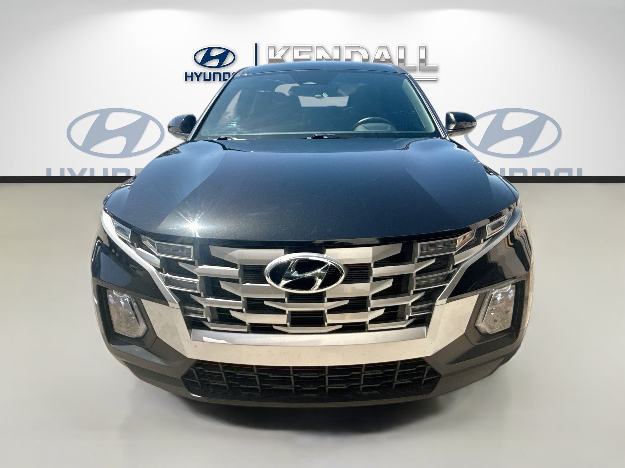 Used 2024 Phantom Black Hyundai SE image 2