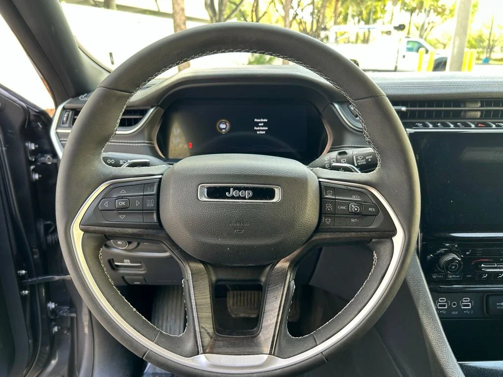 Used 2024 Gray Jeep Limited image 20