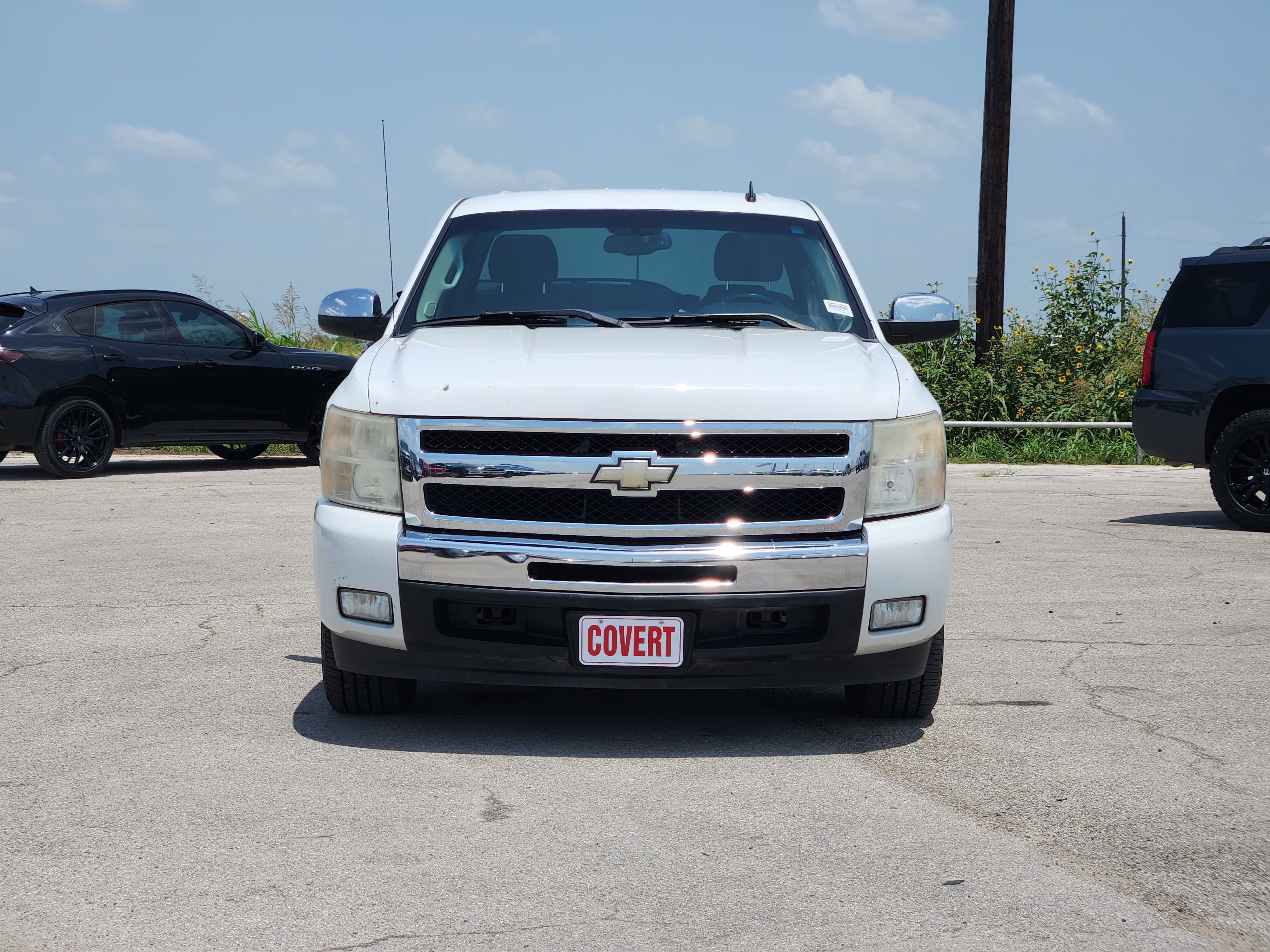 Used 2009 SUMMIT WHITE Chevrolet LT image 2