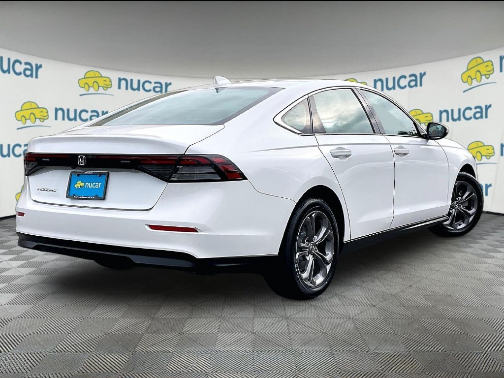 Used 2023 White Honda EX image 6