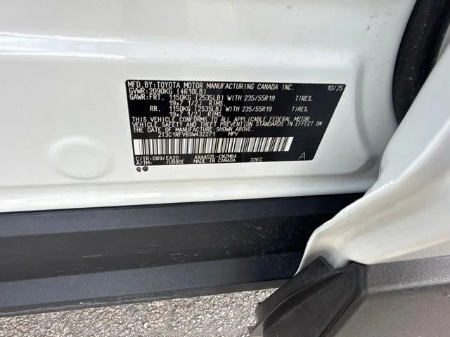 Used 2025 Beige Toyota XLE Premium image 34